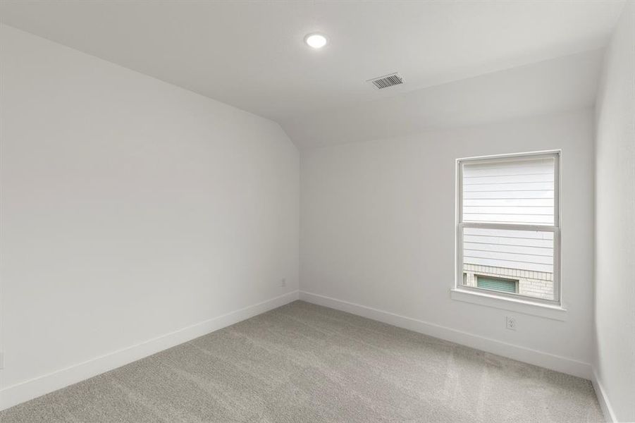 Spacious, unfurnished interior of a new home in Painted Tree, McKinney (Image 19).
