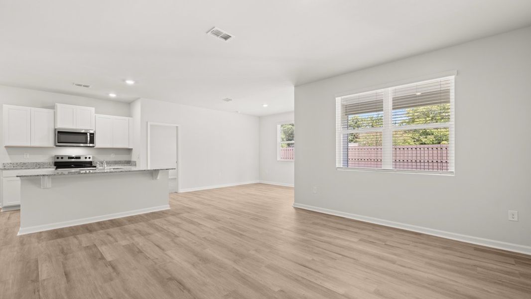 Representative unfurnished interior of a home built from the Aria by D.R. Horton in Oakleigh Glen, Dallas (Image 22).