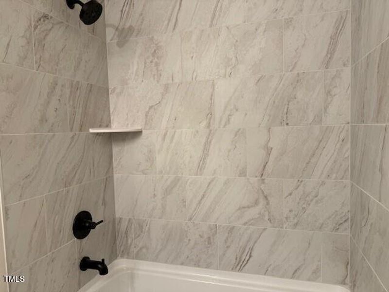 BL30 Guest Bath Tile Surround