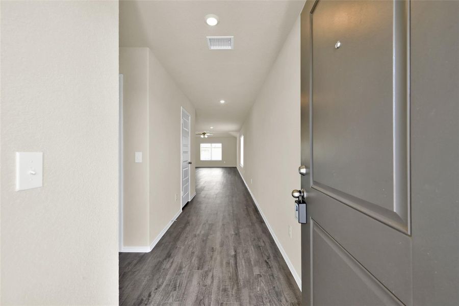 Spacious, unfurnished interior of a new home in Lakes at Black Oak, Magnolia (Image 13).