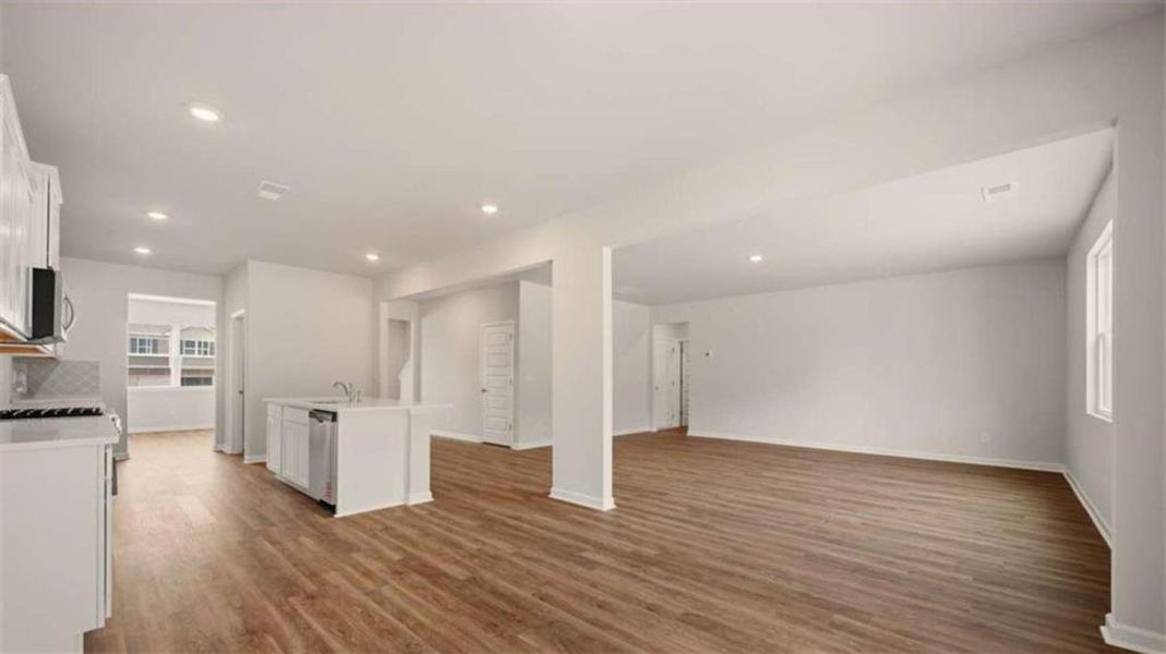Spacious, unfurnished interior of a new home in Bridle Creek, Locust Grove (Image 20).