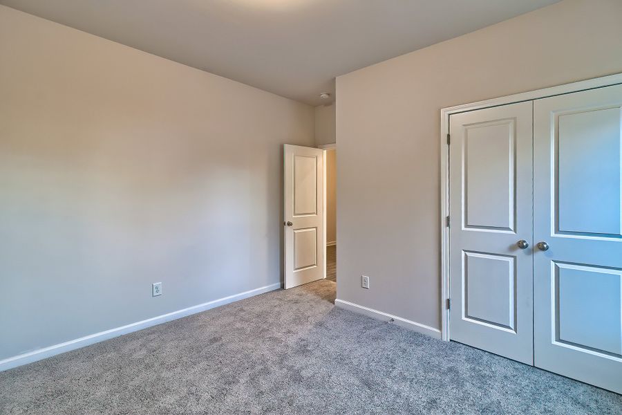 Spacious, unfurnished interior of a new home in Emanuel Creek, West Columbia (Image 23).