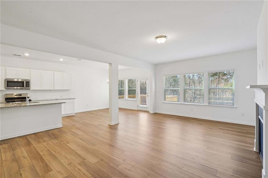 Spacious, unfurnished interior of a new home in The Pointe at Heron Bay, Locust Grove (Image 17).