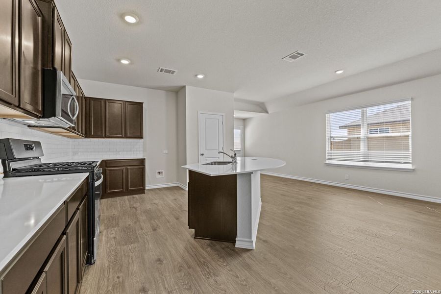 Furnished interior view inside a new home in Steele Creek, Cibolo (Image 9).