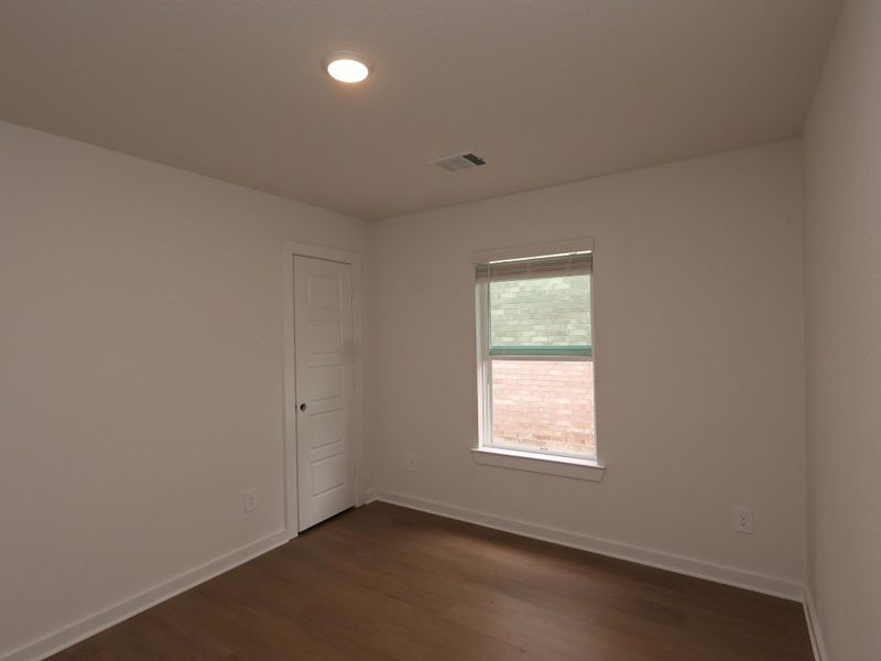 Spacious, unfurnished interior of a new home in Sorella, Tomball (Image 11).