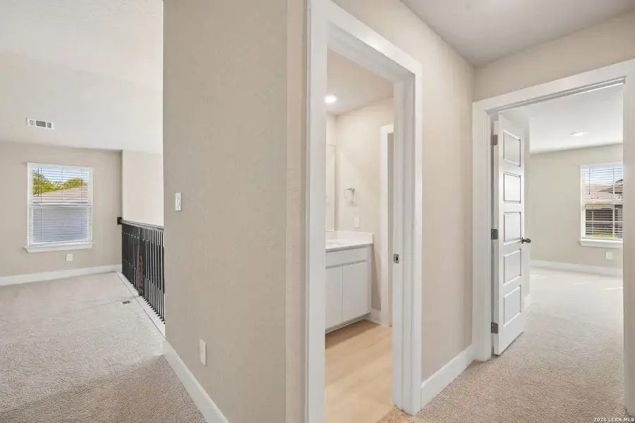 Spacious, unfurnished interior of a new home in Comanche Ridge, San Antonio (Image 20).