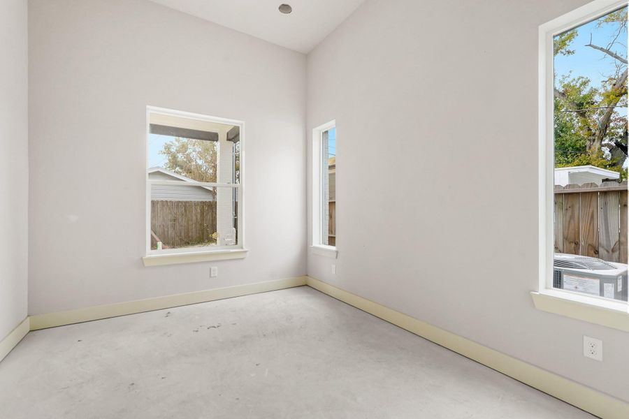 Spacious, unfurnished interior of a new home in , Houston (Image 13).