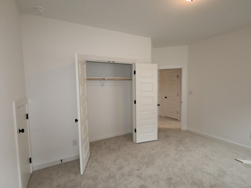 Spacious, unfurnished interior of a new home in Heritage, Dripping Springs (Image 31).