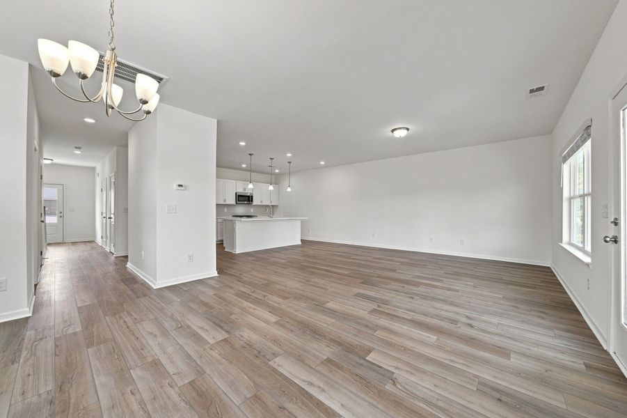 Spacious, unfurnished interior of a new home in The Oaks, Clarksville (Image 17).