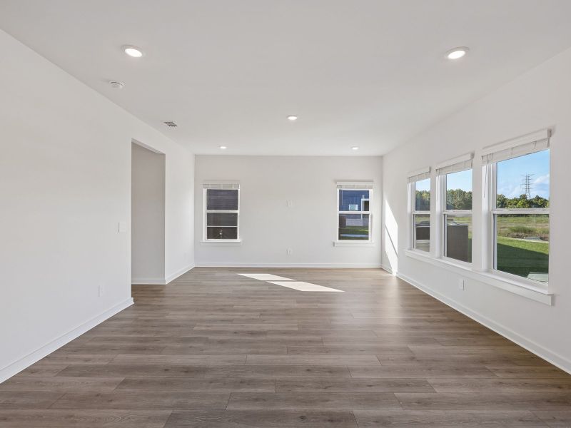 Spacious, unfurnished interior of a new home in Avery Farms - Legacy Series, Murfreesboro (Image 10).