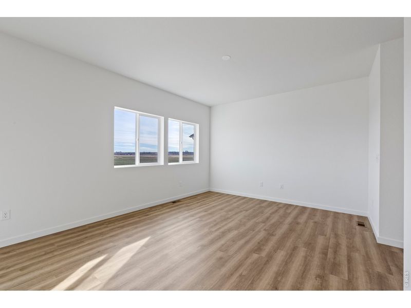 Spacious, unfurnished interior of a new home in Granary, Johnstown (Image 25).