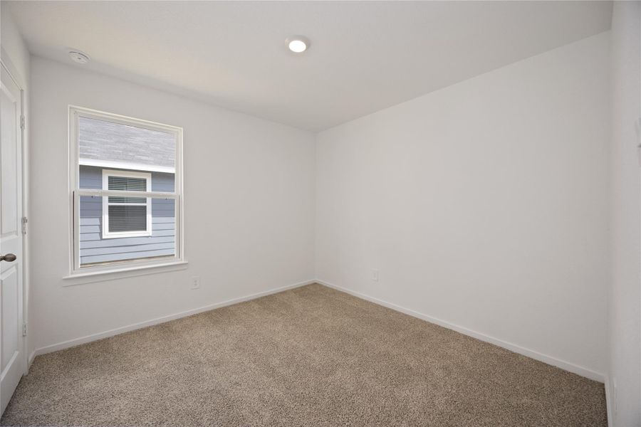 Spacious, unfurnished interior of a new home in Allison Park, Houston (Image 10).