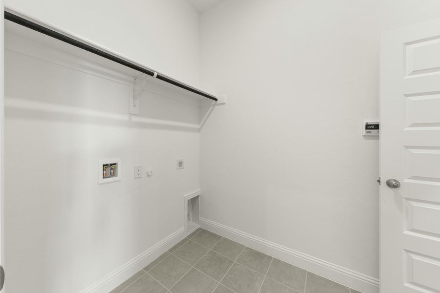 Spacious, unfurnished interior of a new home in Park Trails, Forney (Image 27).