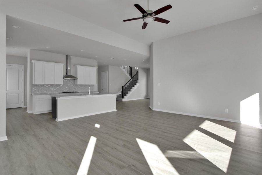 Spacious, unfurnished interior of a new home in Canterra Creek  60', Rosharon (Image 30).