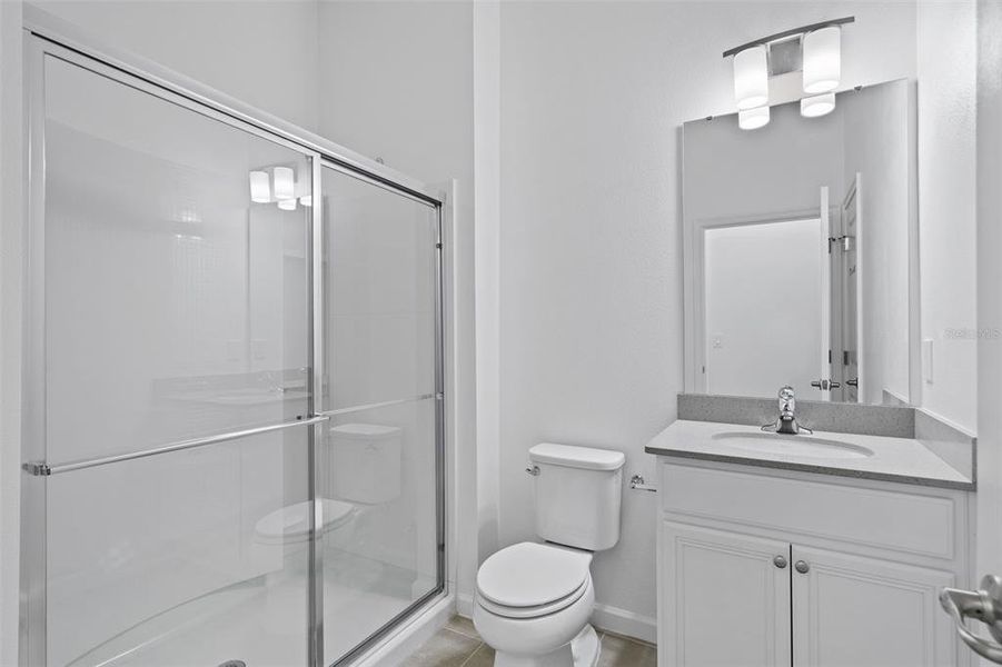 Furnished interior view inside a new home in , Orlando (Image 14).