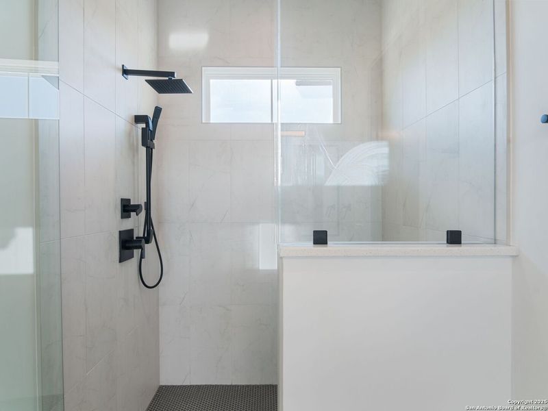 Close-up of interior finishes inside a home in Dominion Heights, San Antonio (Image 20). Close-up of interior finishes inside a home in Dominion Heights, San Antonio (Image 20).