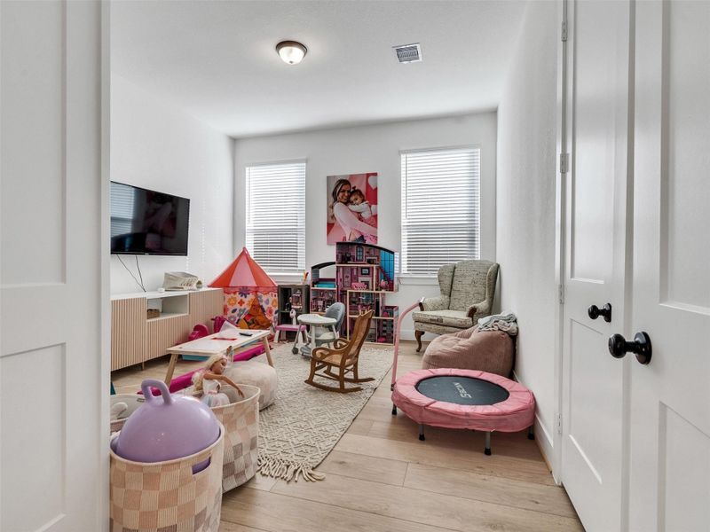 Furnished interior view inside a new home in Cherrywood Estates, Tomball (Image 11).