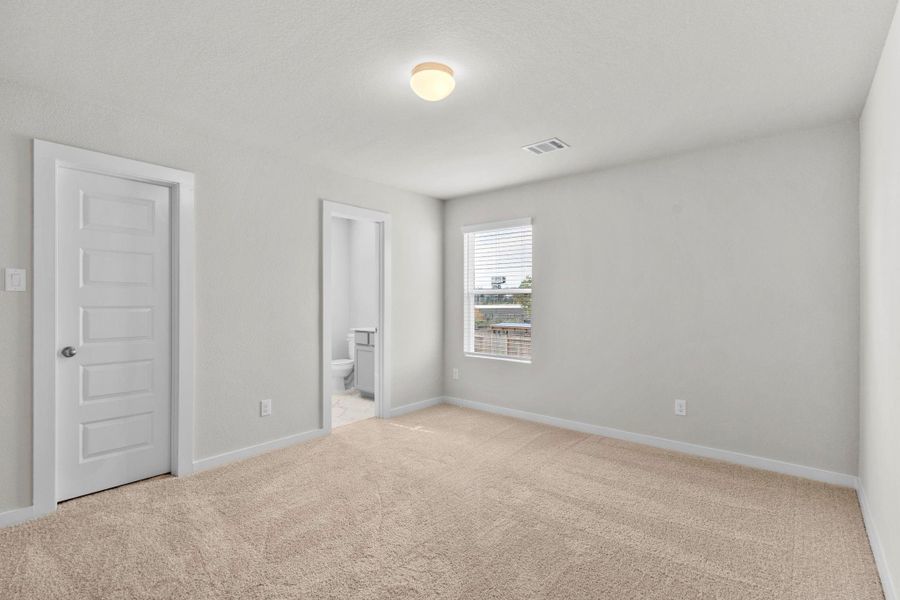 Spacious, unfurnished interior of a new home in Cypresswood Landing, Humble (Image 19).