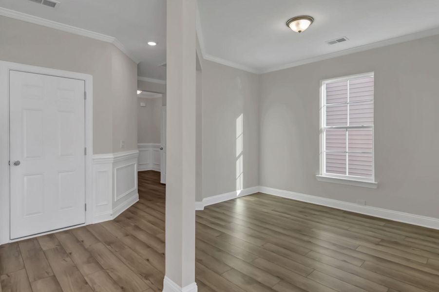 Spacious, unfurnished interior of a new home in Ashton Lakes, Lexington (Image 13).
