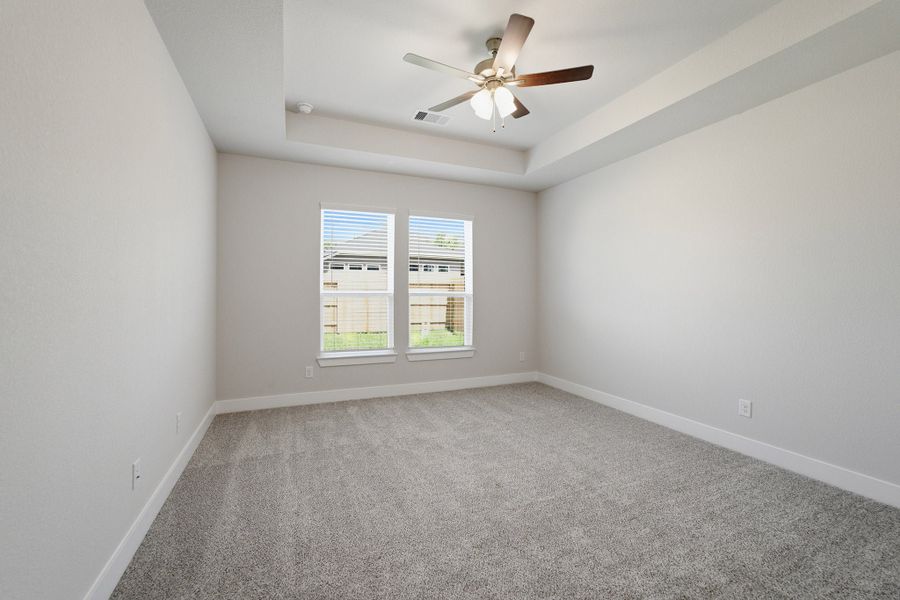 Spacious, unfurnished interior of a new home in Pecan Estates, Crosby (Image 33).