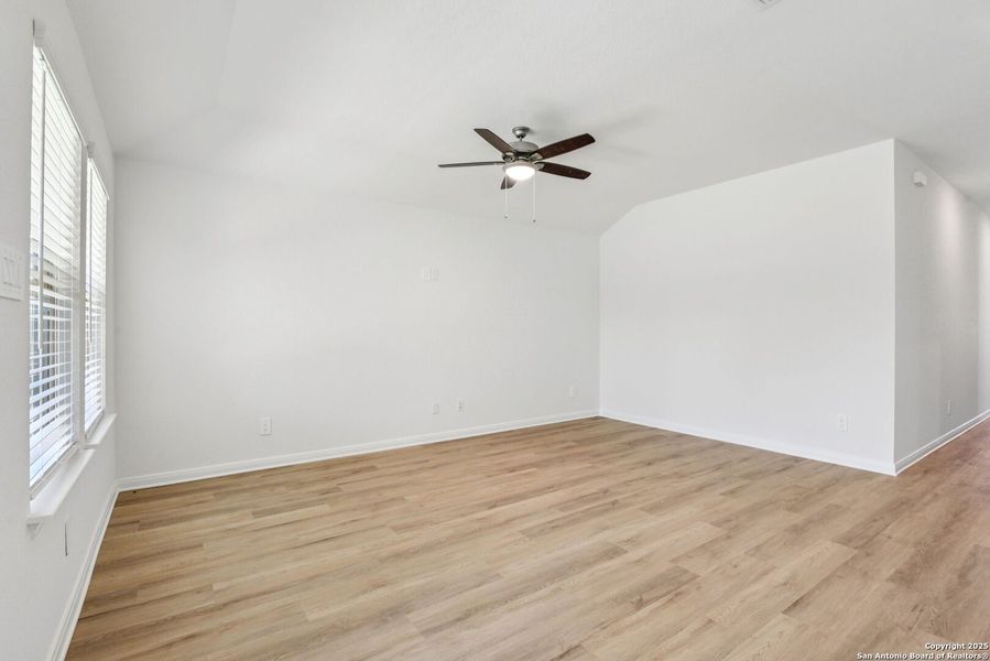 Spacious, unfurnished interior of a new home in Royal Crest, San Antonio (Image 41). Spacious, unfurnished interior of a new home in Royal Crest, San Antonio (Image 41).