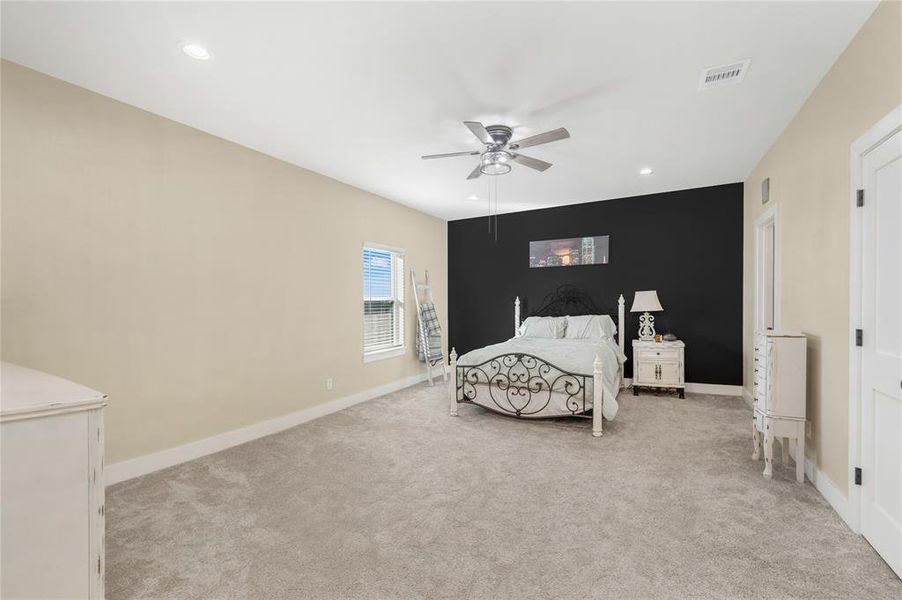 Furnished interior view inside a new home in , Quinlan (Image 27).