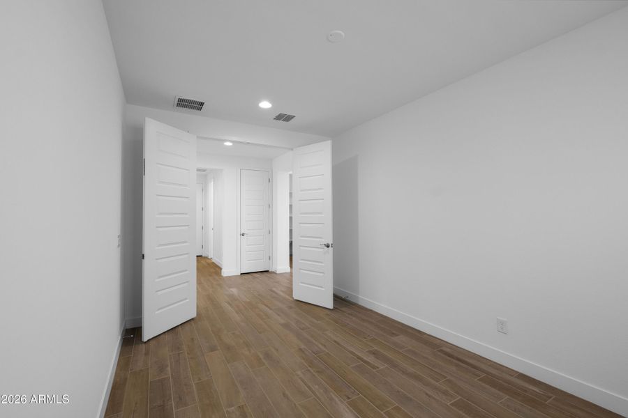 10158 W COLUMBUS Avenue - Ready Now!