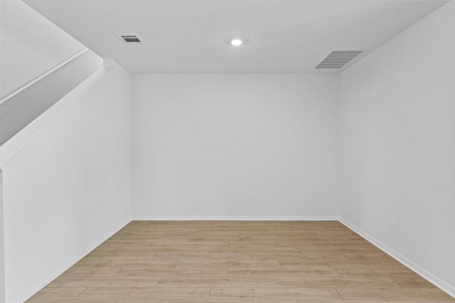Spacious, unfurnished interior of a new home in Bar W Ranch, Leander (Image 25). Spacious, unfurnished interior of a new home in Bar W Ranch, Leander (Image 25).