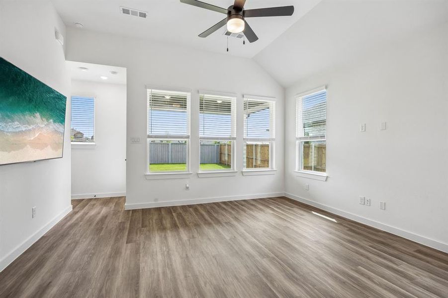 Spacious, unfurnished interior of a new home in , Aubrey (Image 19).