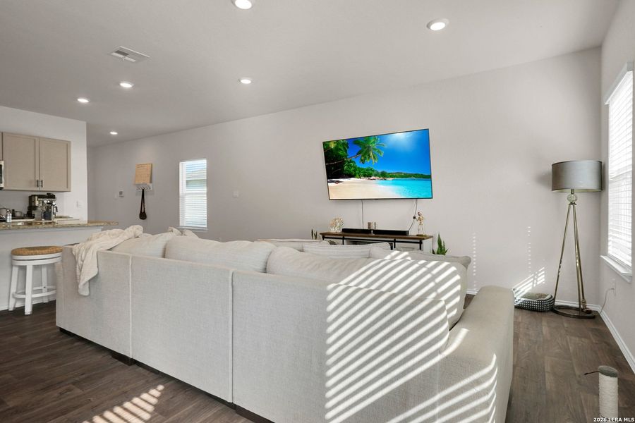 Furnished interior view inside a new home in Salado Creek, San Antonio (Image 15). Furnished interior view inside a new home in Salado Creek, San Antonio (Image 15).