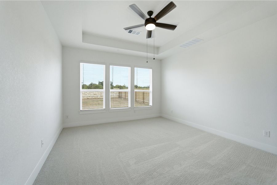 Spacious, unfurnished interior of a new home in Santa Rita Ranch, Liberty Hill (Image 57).