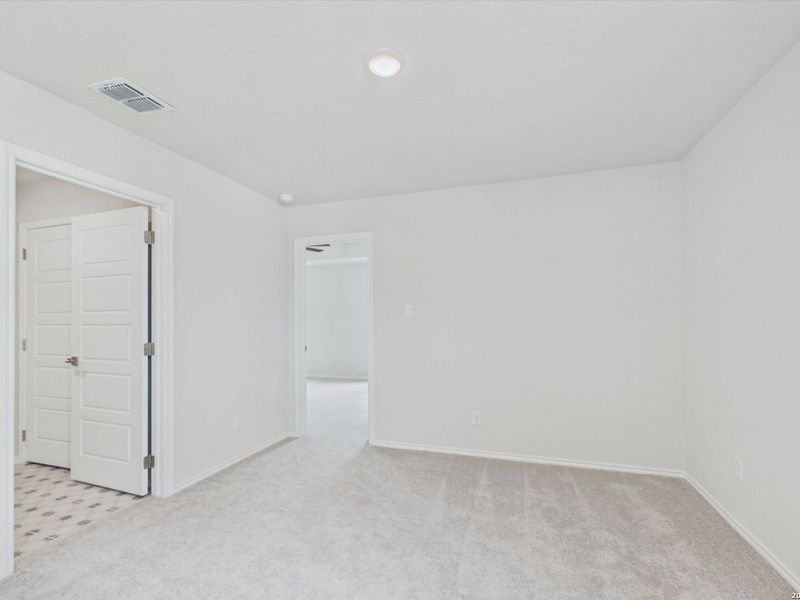 Spacious, unfurnished interior of a new home in Meadows at Oak Creek, San Antonio (Image 18). Spacious, unfurnished interior of a new home in Meadows at Oak Creek, San Antonio (Image 18).