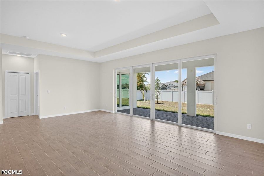 Spacious, unfurnished interior of a new home in Cape Coral, Cape Coral (Image 17).