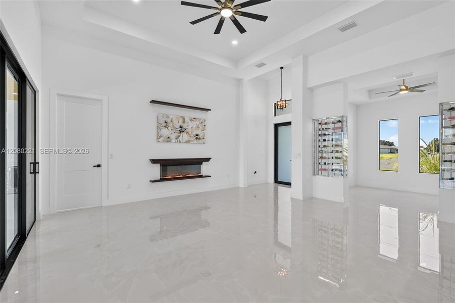 Spacious, unfurnished interior of a new home in , Cape Coral (Image 62).