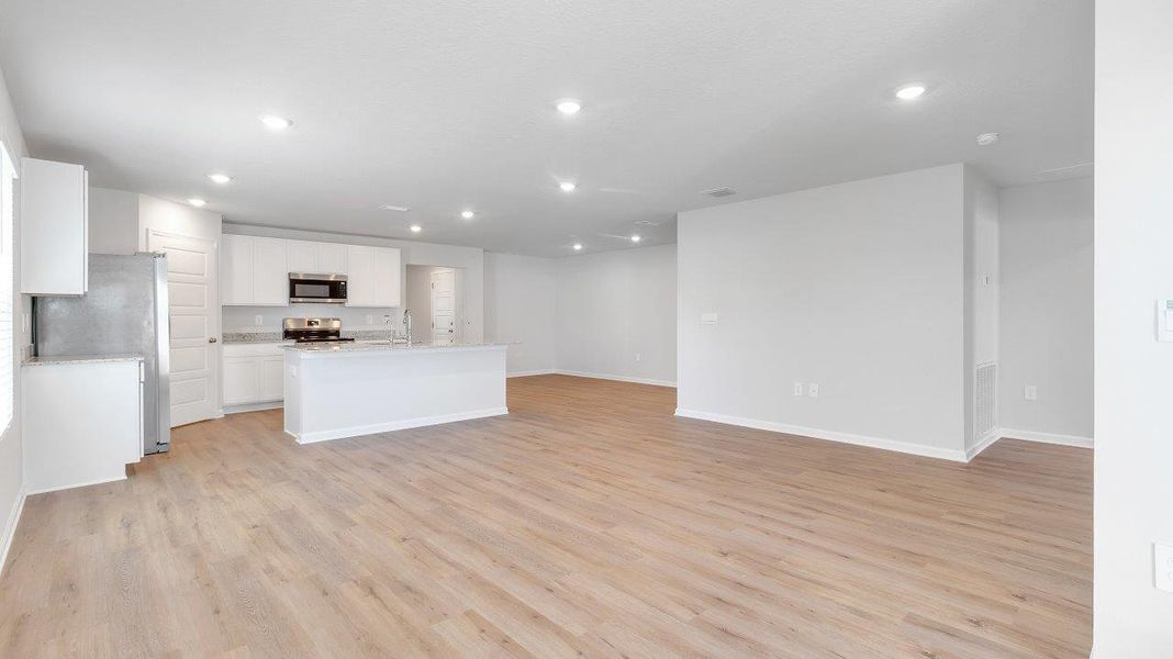 Spacious, unfurnished interior of a new home in Wesley Park, Crawfordville (Image 23).