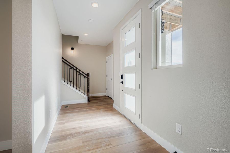 Spacious, unfurnished interior of a new home in , Lakewood (Image 22).