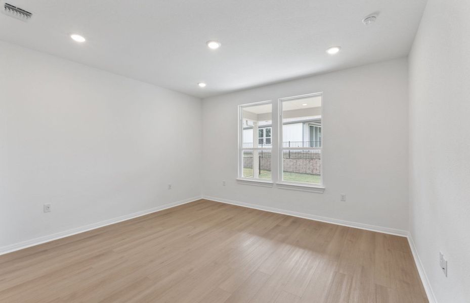 Spacious, unfurnished interior of a new home in Sun City Texas, Georgetown (Image 17). Spacious, unfurnished interior of a new home in Sun City Texas, Georgetown (Image 17).