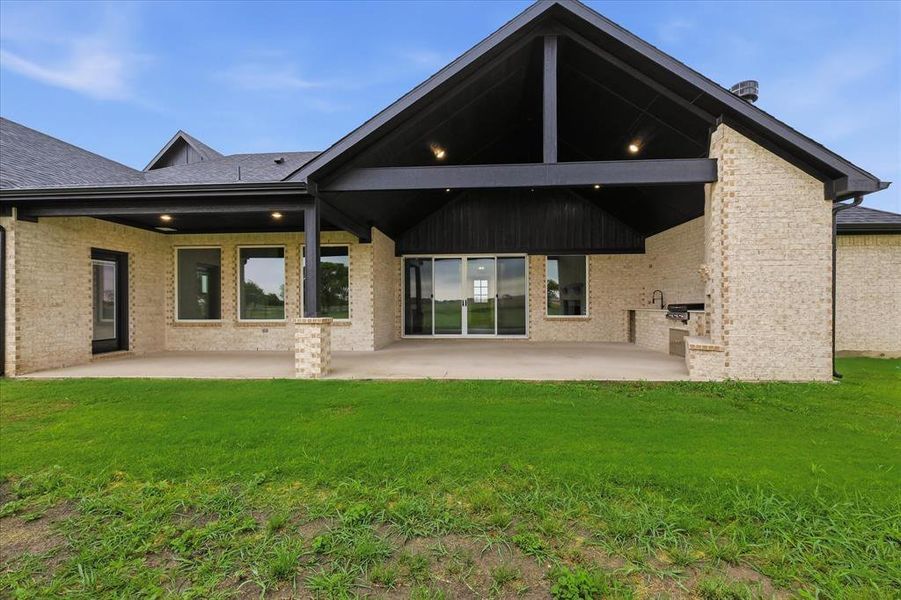 Exterior details and patio area of a home in , Sanger (Image 21).
