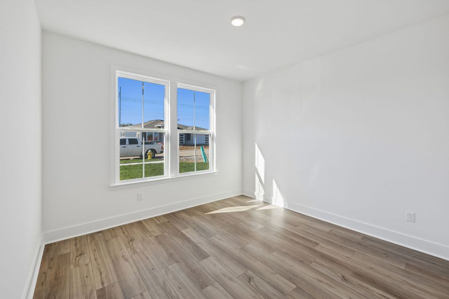 Spacious, unfurnished interior of a new home in Del Webb Barton Village, Lebanon (Image 24).