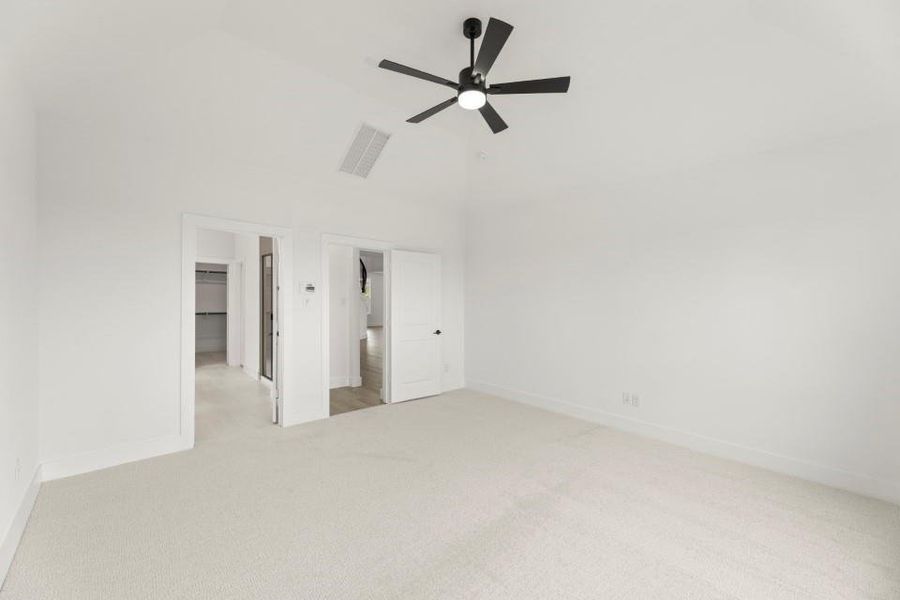 Spacious, unfurnished interior of a new home in Grayhawk Addition, Forney (Image 32).