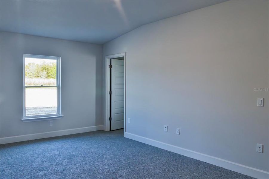 Spacious, unfurnished interior of a new home in Rolling Hills, Bell (Image 9).