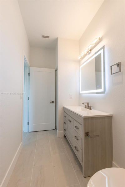 Furnished interior view inside a new home in , Lake Placid (Image 10).