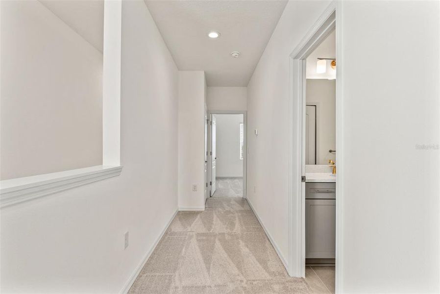 Spacious, unfurnished interior of a new home in , Bradenton (Image 28).