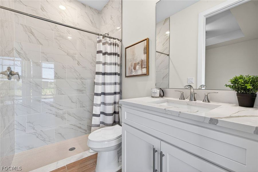 Furnished interior view inside a new home in Cape Coral, Cape Coral (Image 18).