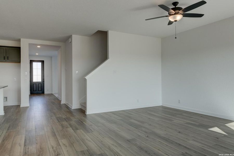 Spacious, unfurnished interior of a new home in Nopal Valley, San Antonio (Image 22).