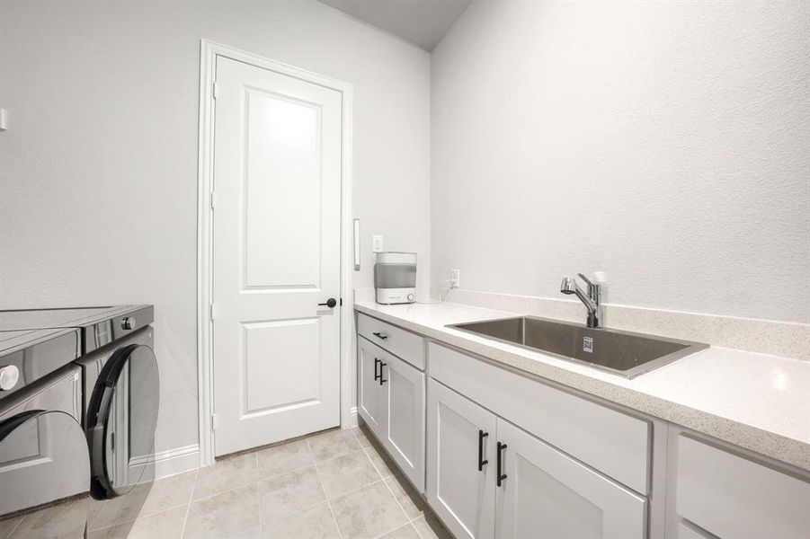 Furnished interior view inside a new home in Cross Creek Meadows, Celina (Image 9).