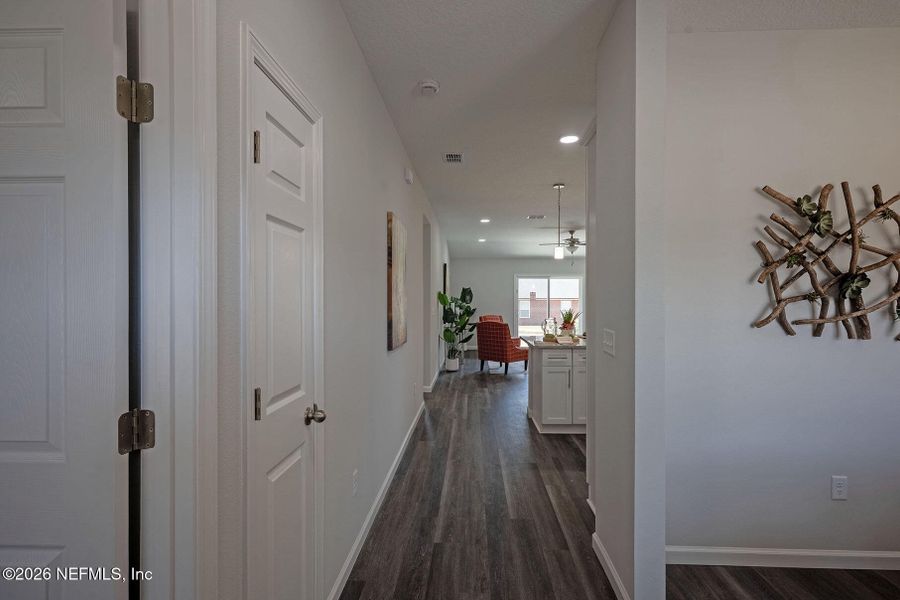 Spacious, unfurnished interior of a new home in , Jacksonville (Image 17).