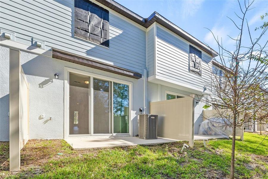 Exterior details and patio area of a home in , Tampa (Image 14).
