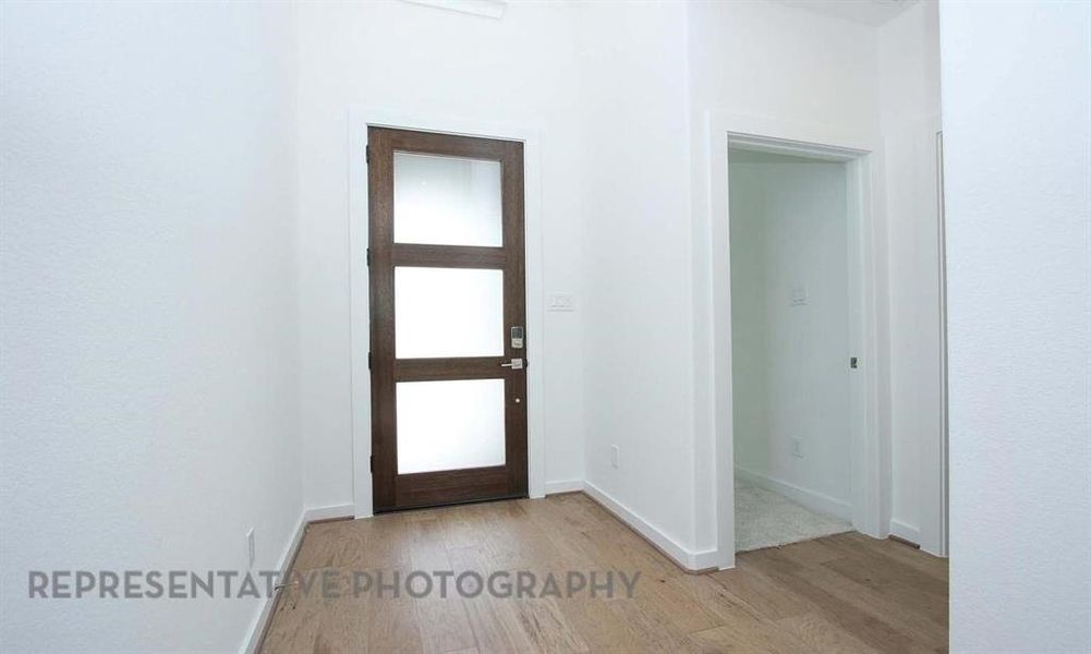 Spacious, unfurnished interior of a new home in Star Trail, Prosper (Image 27).