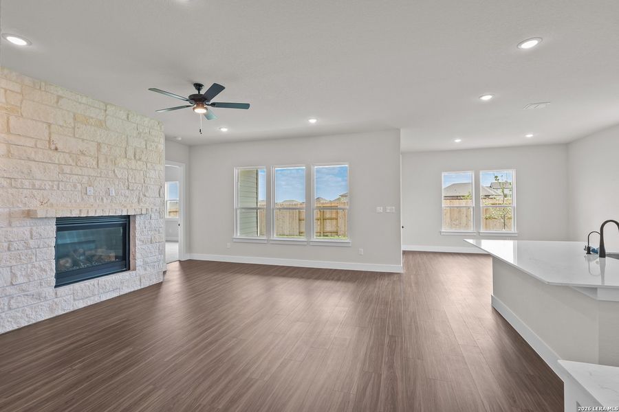Spacious, unfurnished interior of a new home in Homestead, Schertz (Image 17).
